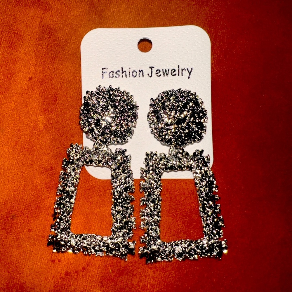 Vintage big metal drop earrings